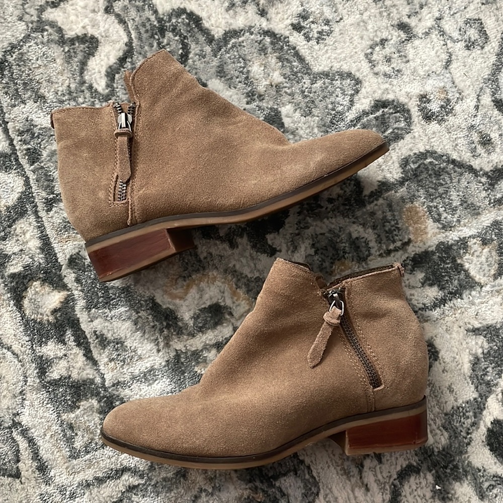 Steve Madden suede booties